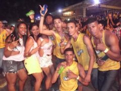 Oktober 10 Anos